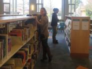 Volunteers Sprucing Up Tualatin Library