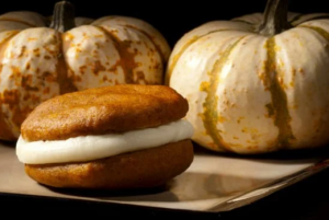 Pumpkin whoopie pies