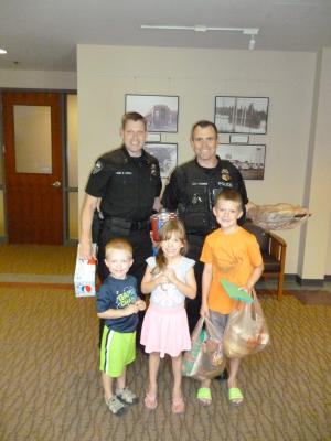 Kids Show Appreciation to Officers