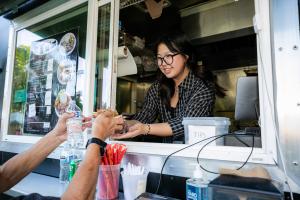 Viva food vendor