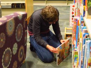 Volunteer shelving books